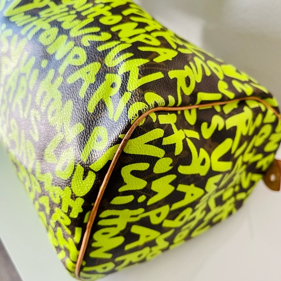 Rare LOUIS VUITTON Monogram Graffiti Speedy 30 neon green LV bag Sprouse - Picture 10 of 17